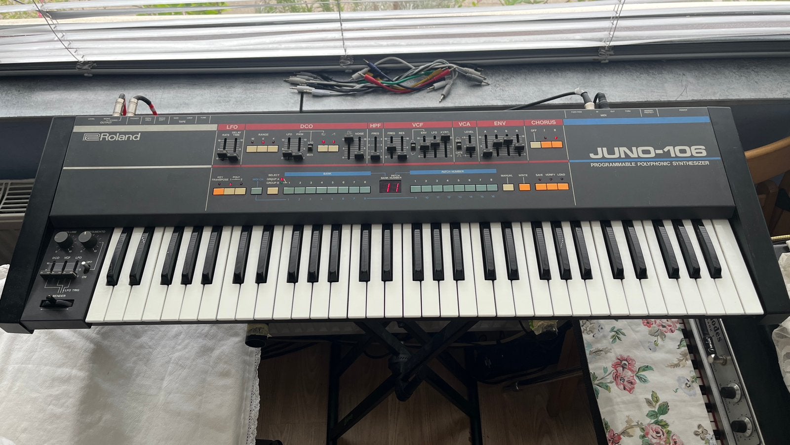 Roland Juno 106, Roland, Ophalen of Verzenden, Met midi-aansluiting, 61 toetsen