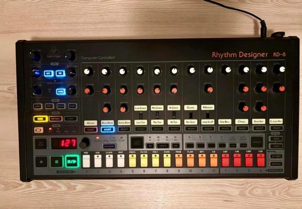 Behringer RD-8 Rhythm Designer - 808 Clone Drumcomputer, Muziek en Instrumenten, Drumcomputers, Zo goed als nieuw, Overige merken