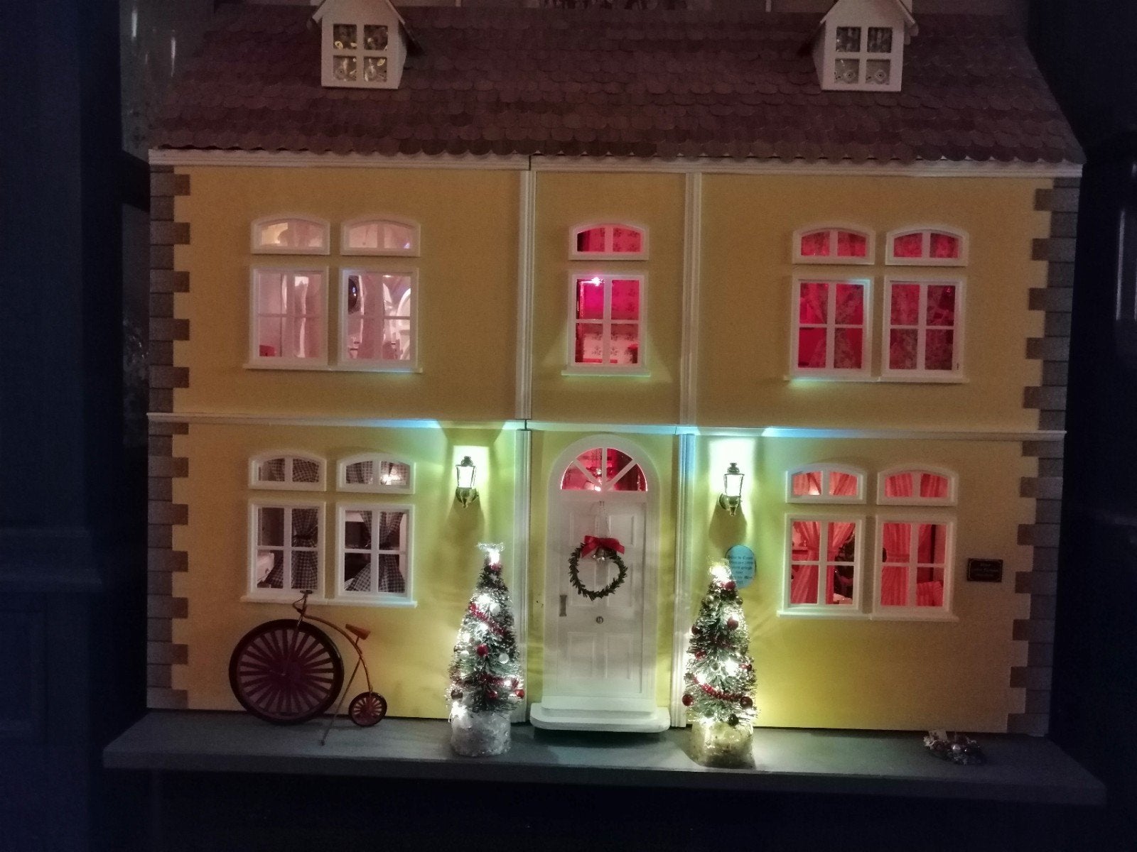 Del Prado poppenhuis, Ophalen, Groter dan 1:32
