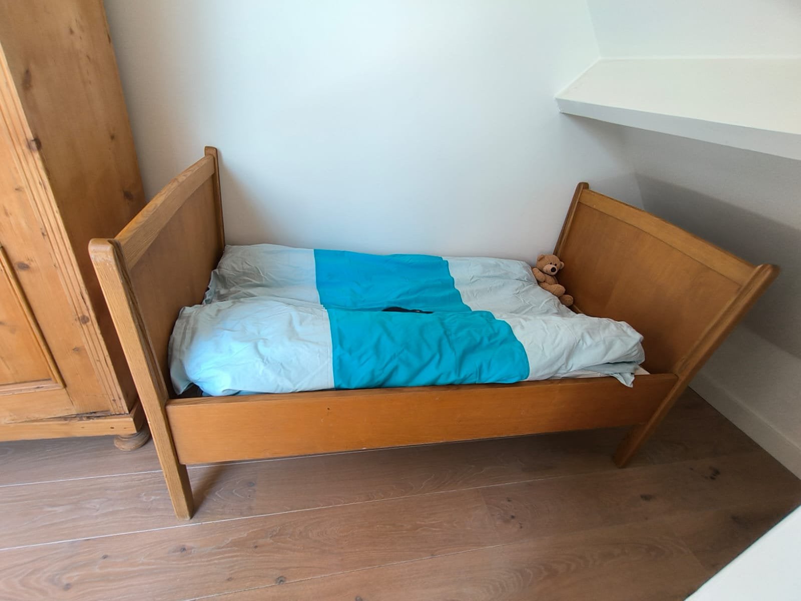 Ledikant/peuterbed antiek hout, Ophalen, Gebruikt, Ledikant