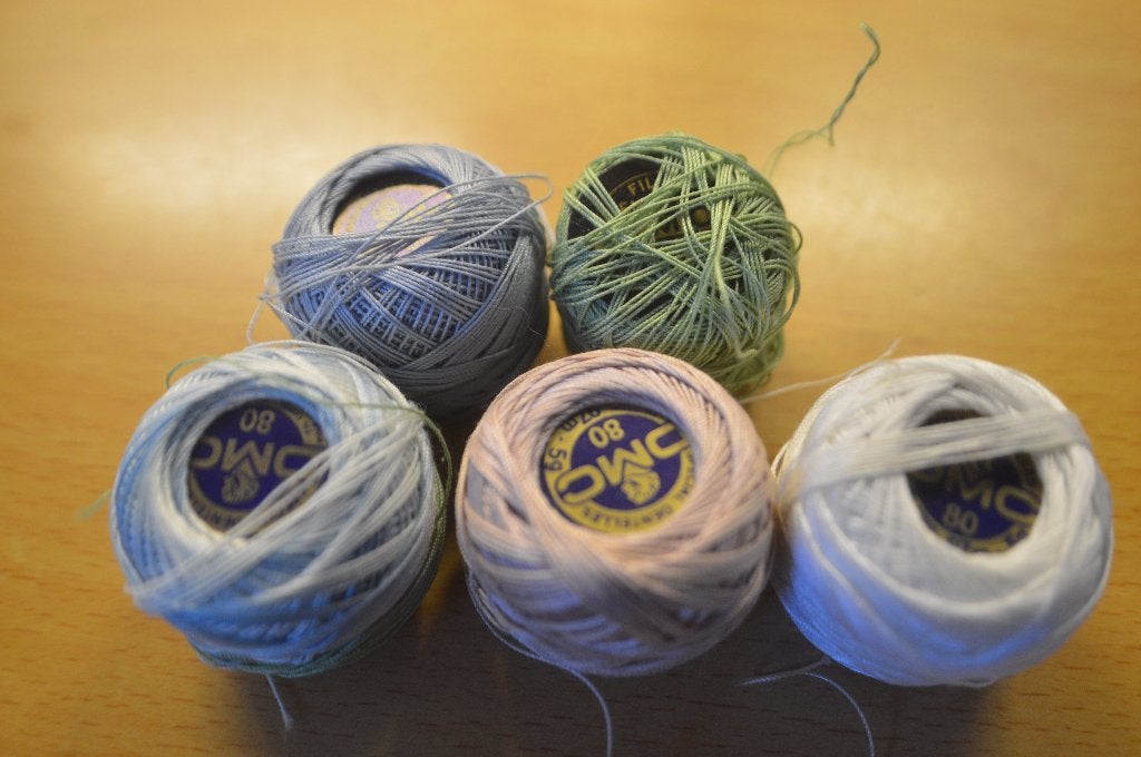 5 bolletjes ragfijn haak-kantklos garen DMC80, Ophalen of Verzenden, Zo goed als nieuw, Haken, Wol of Garen