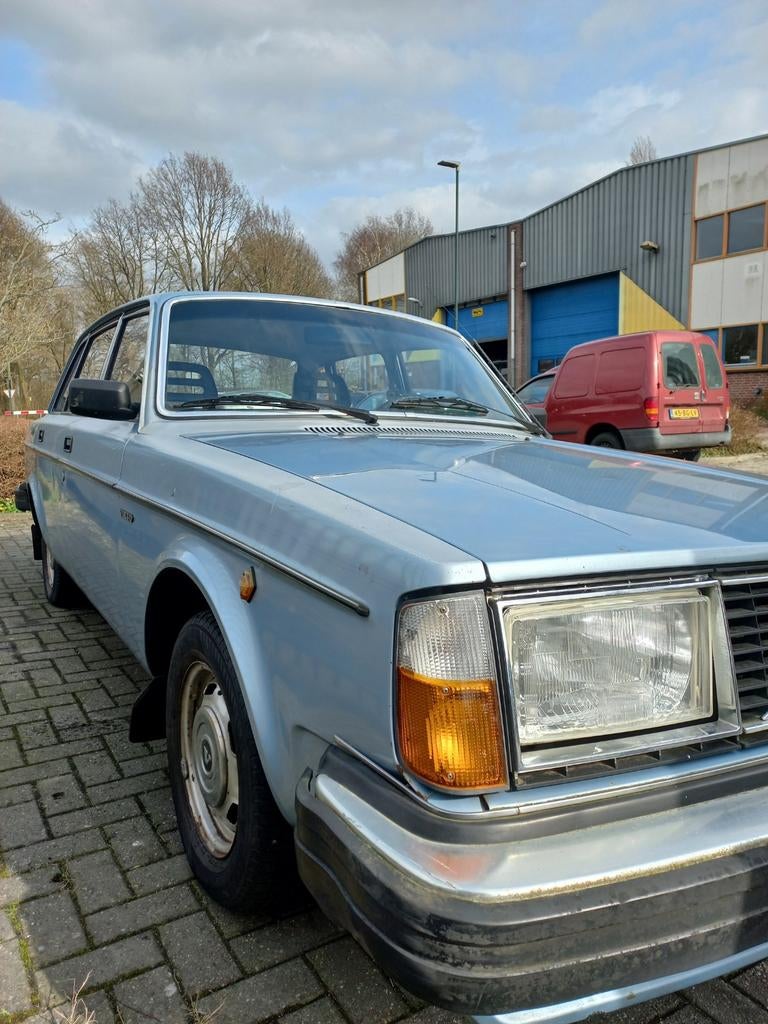 Volvo 244 GL technisch oke nieuwe apk prijs verlaagd, Auto's, Oldtimers, Particulier, Ophalen of Verzenden
