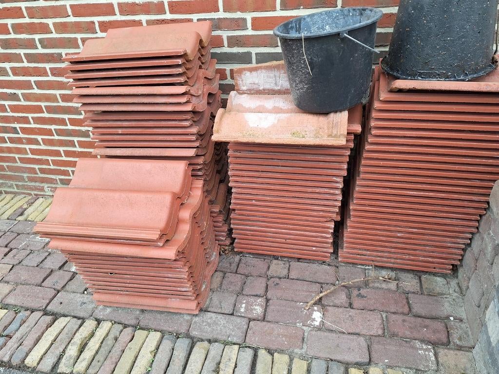 Gebruikte rode Lafarge sneldek dakpannen (ca. 90 stuks), Ophalen, Gebruikt, Steen of Klei, 15 m² of meer