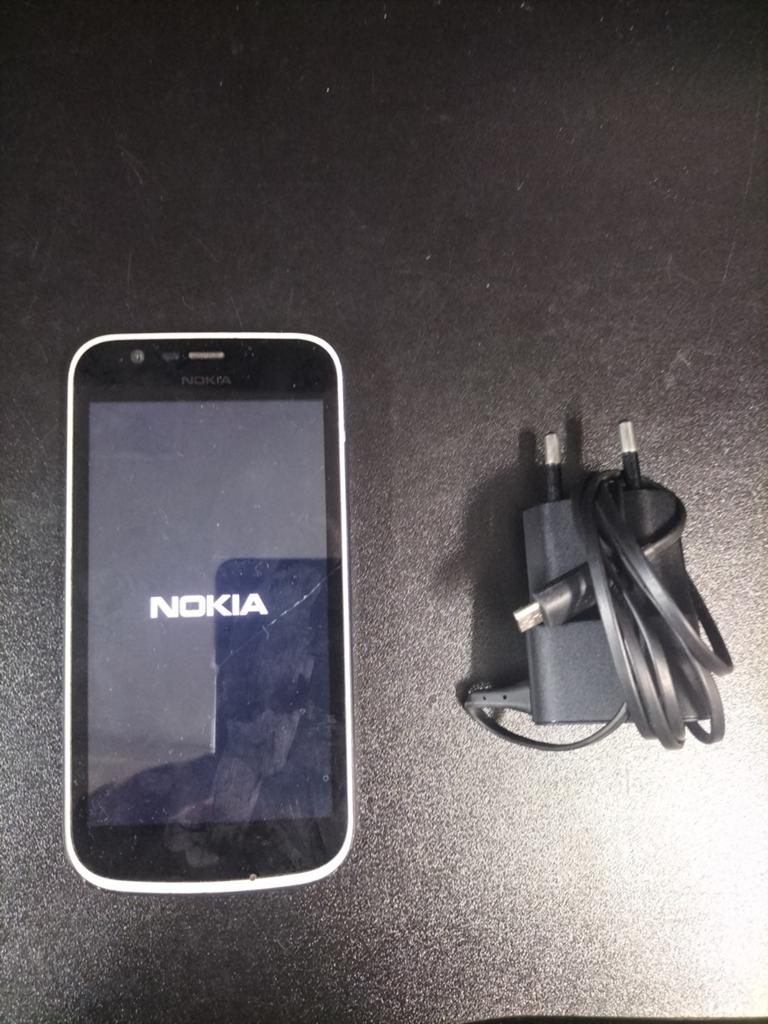 Nokia telefoon met oplader, Gebruikt, Zwart, Touchscreen, Ophalen of Verzenden