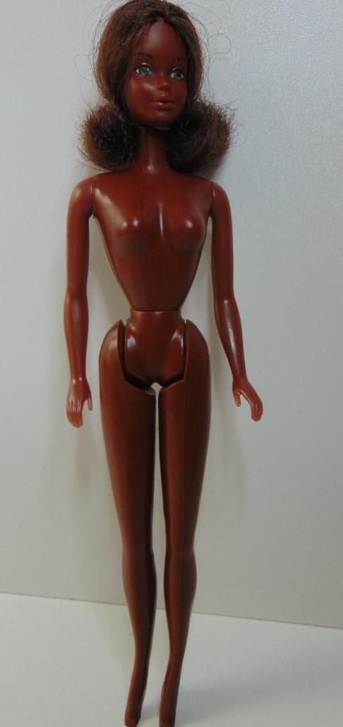 Mooie Afrikaanse Cara Quick Curl Barbie pop, Ophalen of Verzenden, Gebruikt, Pop