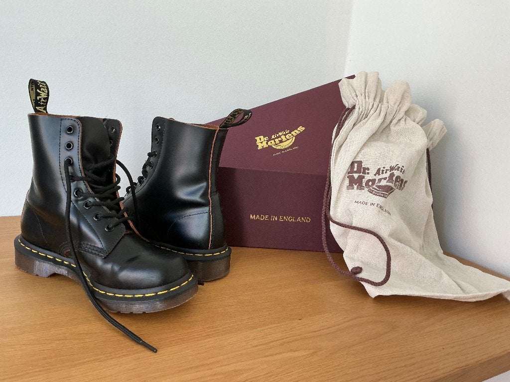 DR MARTENS - MADE IN ENGLAND - VINTAGE 1460 QUILON - NIEUW, Zwart, Lage of Enkellaarzen, Nieuw, Ophalen of Verzenden