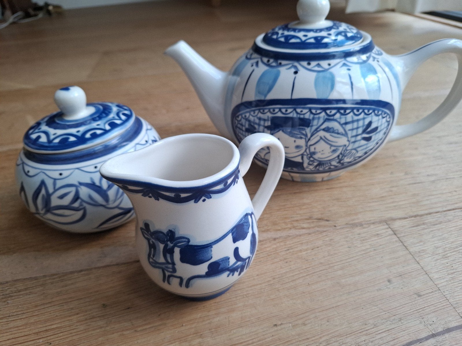 Blond Amsterdam Delfts Blond theepot, melkkan en suikerpot, Huis en Inrichting, Keuken | Servies, Ophalen of Verzenden