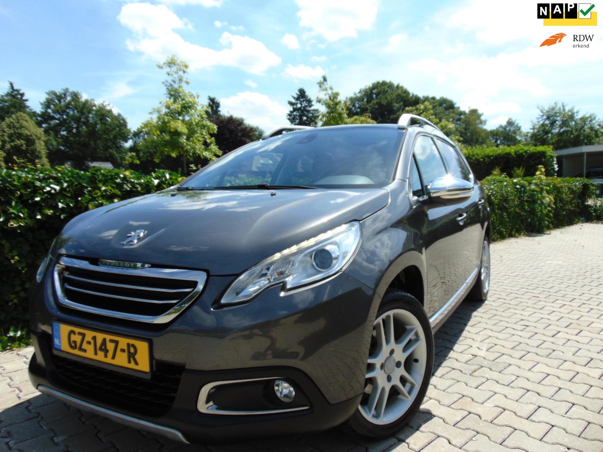 Peugeot 2008 1.2 PureTech Blue Lease Executive , Clima / Cru, Gebruikt, 1270 kg, Leder en Stof, 49 €/maand