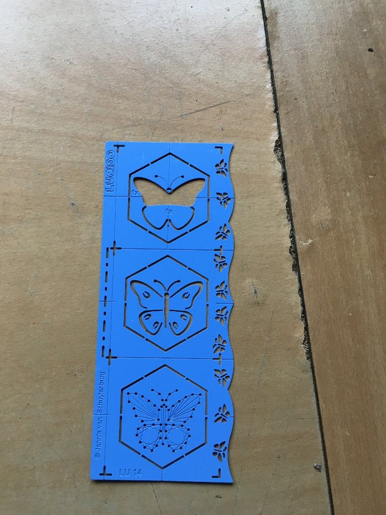 Embossing prikmal vlinders, Ophalen of Verzenden, Zo goed als nieuw, Kerst, Pons of Mal