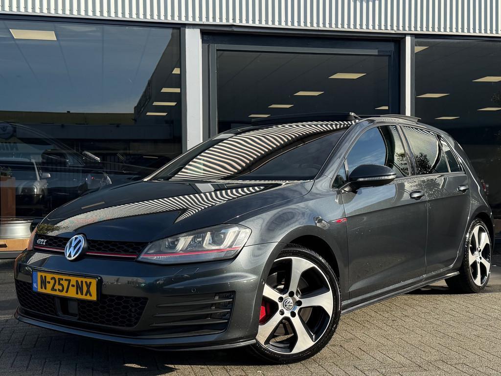 Volkswagen Golf 2.0 TSI GTI DSG Performance 230PK PANO/DYNAU, Gebruikt, Euro 6, 4 cilinders, Alcantara