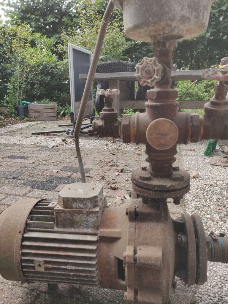 grote regenpomp met handpomp opknapper, Tuin en Terras, Ophalen, Gebruikt, Elektrisch, Beregeningspomp