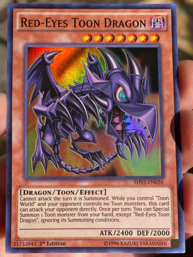 Yu-Gi-Oh! Red-Eyes Toon Dragon SHVI 1st Edition !, Hobby en Vrije tijd, Verzamelkaartspellen | Yu-gi-Oh!, Ophalen of Verzenden
