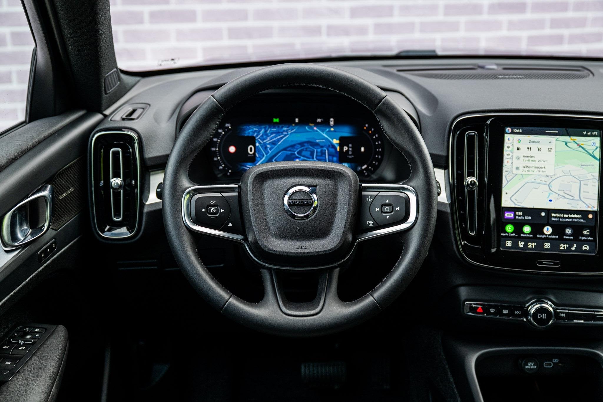 Volvo XC40 2.0 B4 Plus Dark | Trekhaak | Harman Kardon Audio, Auto's, Gebruikt, Euro 6, 4 cilinders, Automatische klimaatregeling
