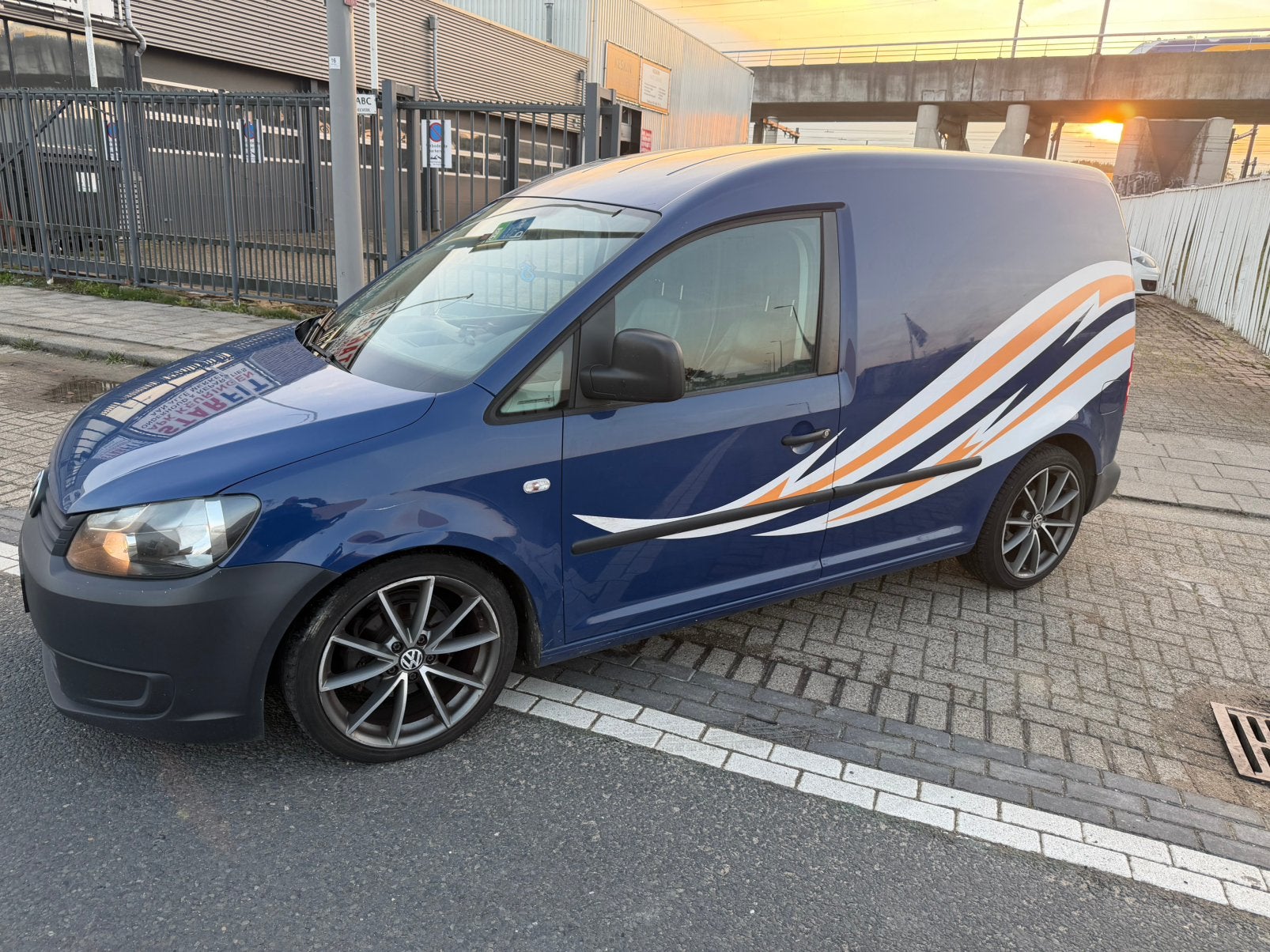 Volkswagen Caddy 1.6 D 55KW 2014 AIRCO LEER BEKLEDING, Voorwielaandrijving, Euro 5, 74 pk, Zwart