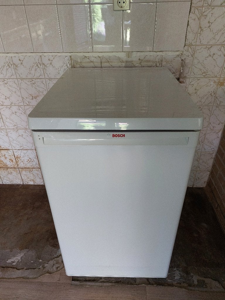 tafelmodel koelkast, 100 tot 150 liter, Energieklasse A of zuiniger, 45 tot 60 cm, Ophalen