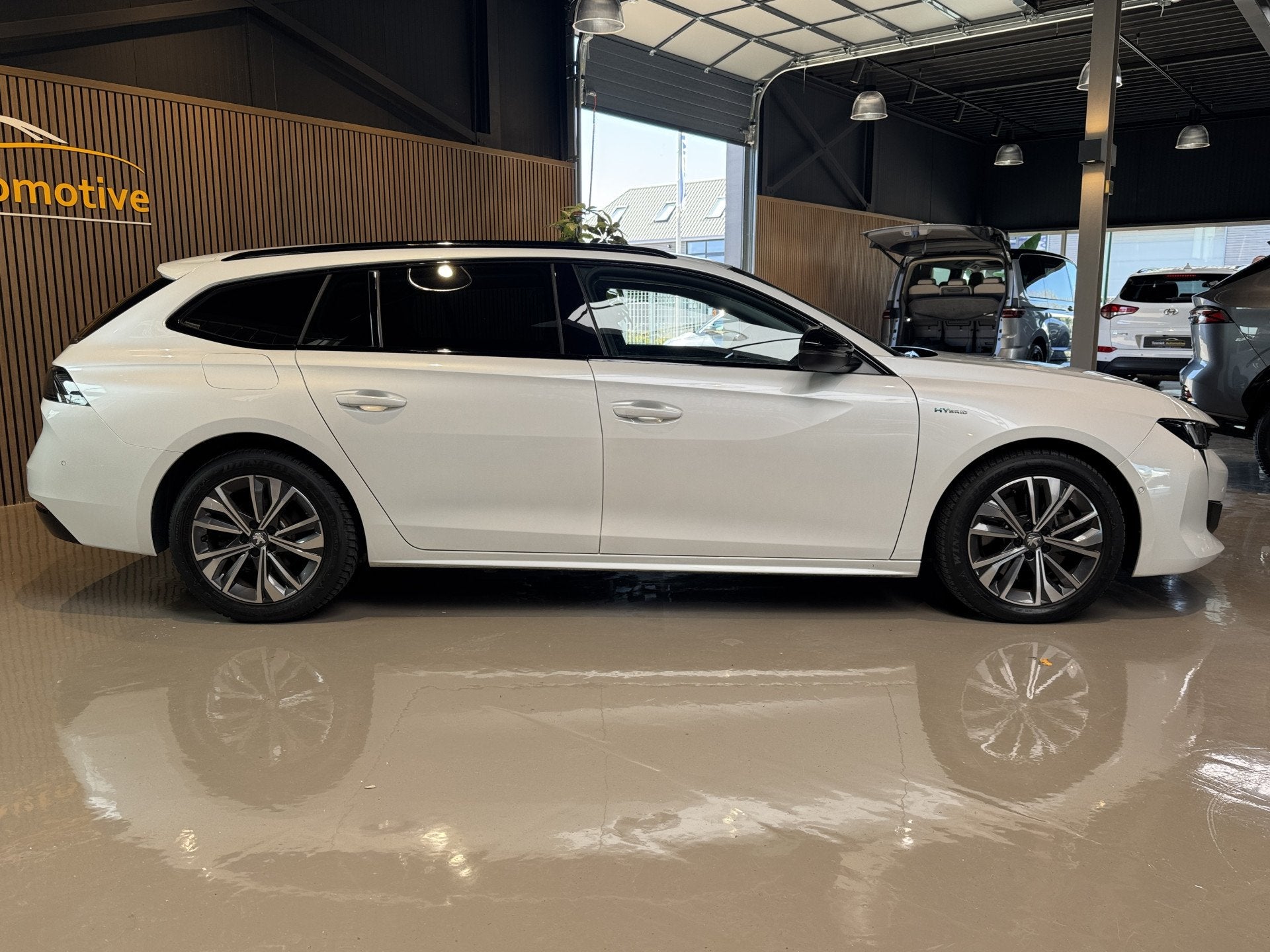 Peugeot 508 SW 1.6 Plugin Hybride 225 PK Allure Navigatie Cr, Gebruikt, 4 cilinders, Met garantie (alle), Leder en Stof