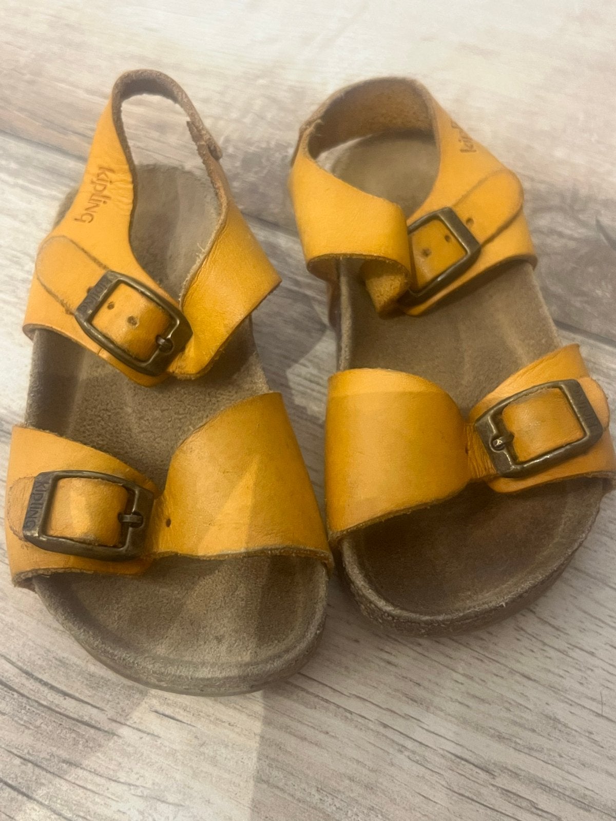 Kipling sandalen geel maat 25, Ophalen of Verzenden, Gedragen, Geel, Sandalen of Muiltjes