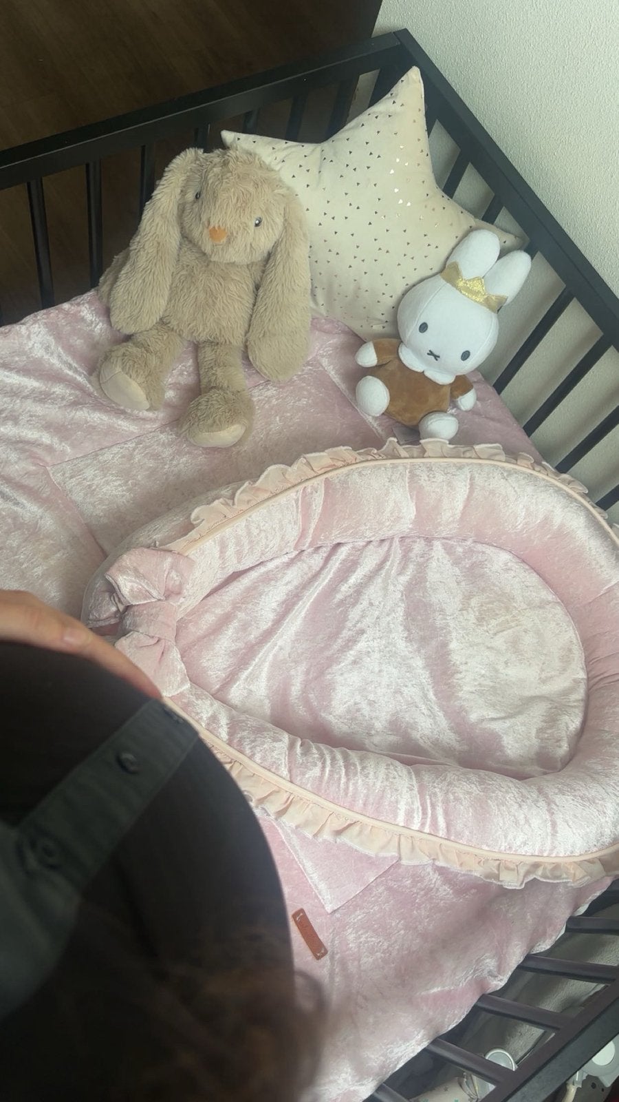 Zwarte vierkante box op wieltjes inclusief kleed en nestje, Kinderen en Baby's, Boxen, Ophalen of Verzenden, Zo goed als nieuw