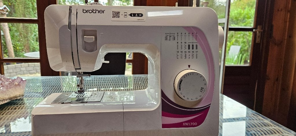 Brother Naaimachine XN1700 - Zo goed als nieuw, compact, Hobby en Vrije tijd, Naaimachines en Toebehoren, Ophalen of Verzenden