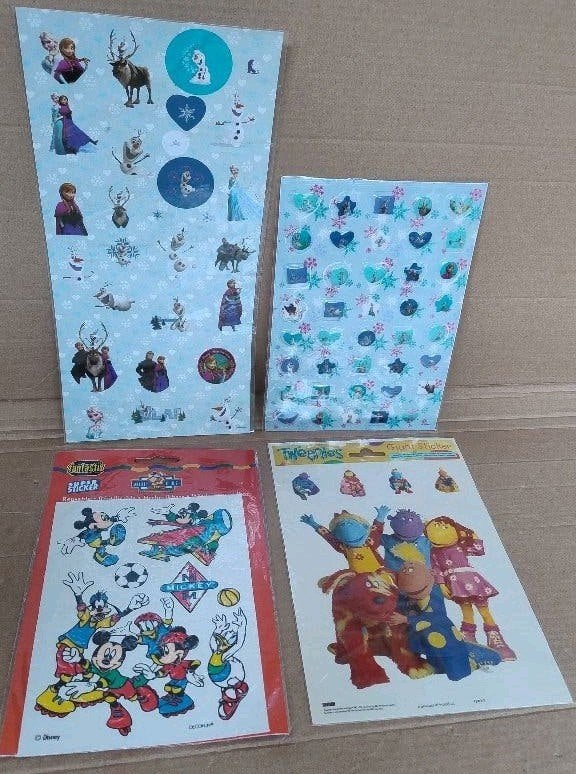 4 stickervellen Mickey Mouse 1996, Tweenies 1998, Frozen, Ophalen of Verzenden, Zo goed als nieuw, Film, Tv of Omroep