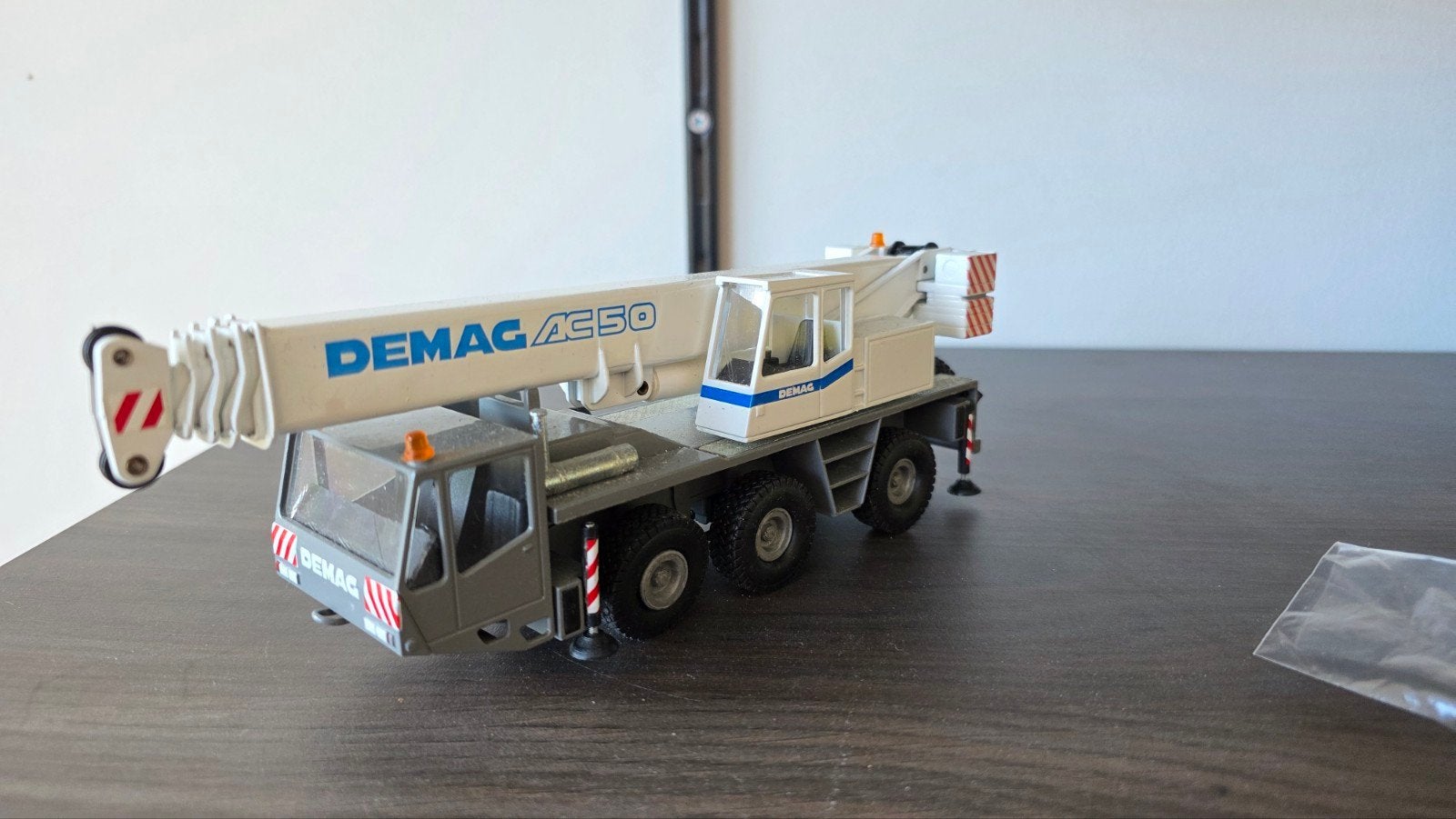 Conrad DEMAG AC50 Kraan Model, Hobby en Vrije tijd, Modelauto's | 1:50, Ophalen of Verzenden, Nieuw, Overige merken