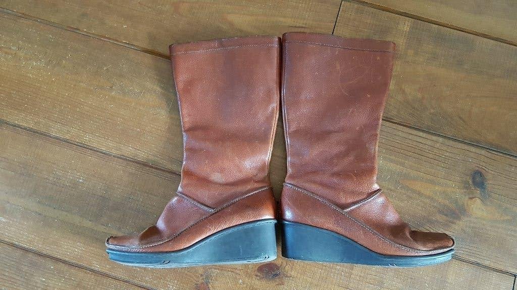 Bruine leren laarzen van Clarks, maat 41/42 (8), Kleding | Dames, Hoge laarzen, Bruin, Ophalen of Verzenden, Clarks