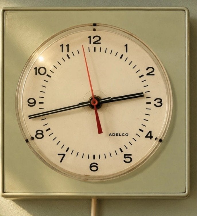 Vintage Adelco wandklok - Mintgroen - Jaren '70, Ophalen of Verzenden
