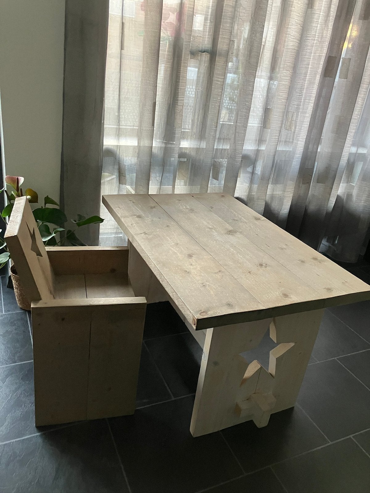 Steigerhouten kindertafeltje, Ophalen, Zo goed als nieuw, Tafel(s) en Stoel(en)