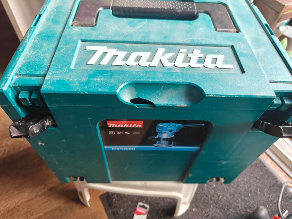 Makita Bovenfrees RT0700CX3J - in Mbox, Ophalen, Gebruikt, Elektrisch, Makita