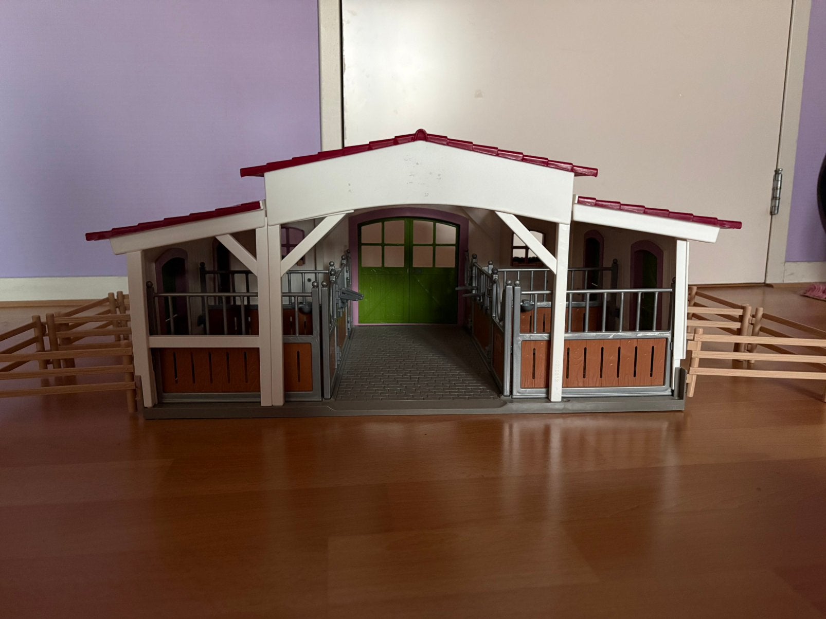 Grote Schleich paarden manege, Ophalen, Zo goed als nieuw
