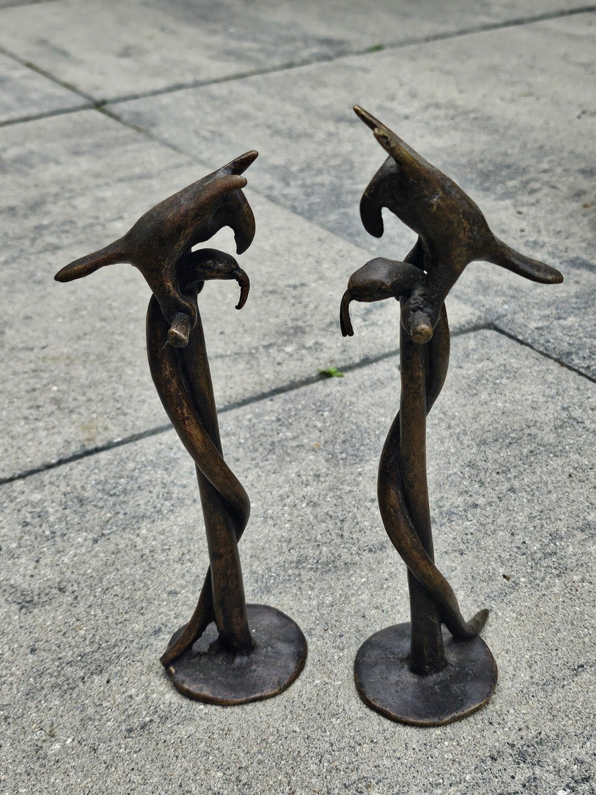 2 Antieke Bronzen spirituele Beeldjes: Vogel met Slang, Ophalen of Verzenden