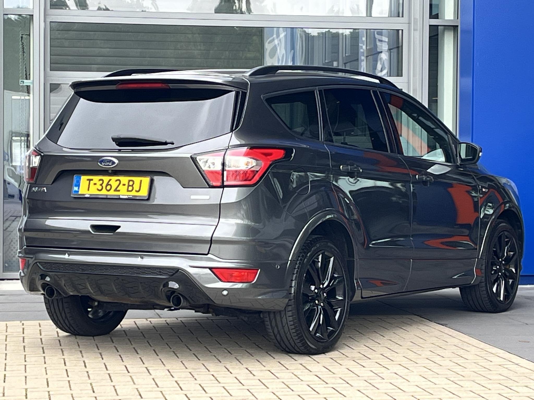 Foto 3 van Ford Kuga 1.5 EcoBoost ST Line | Pano dak | Winter Pack | Ca