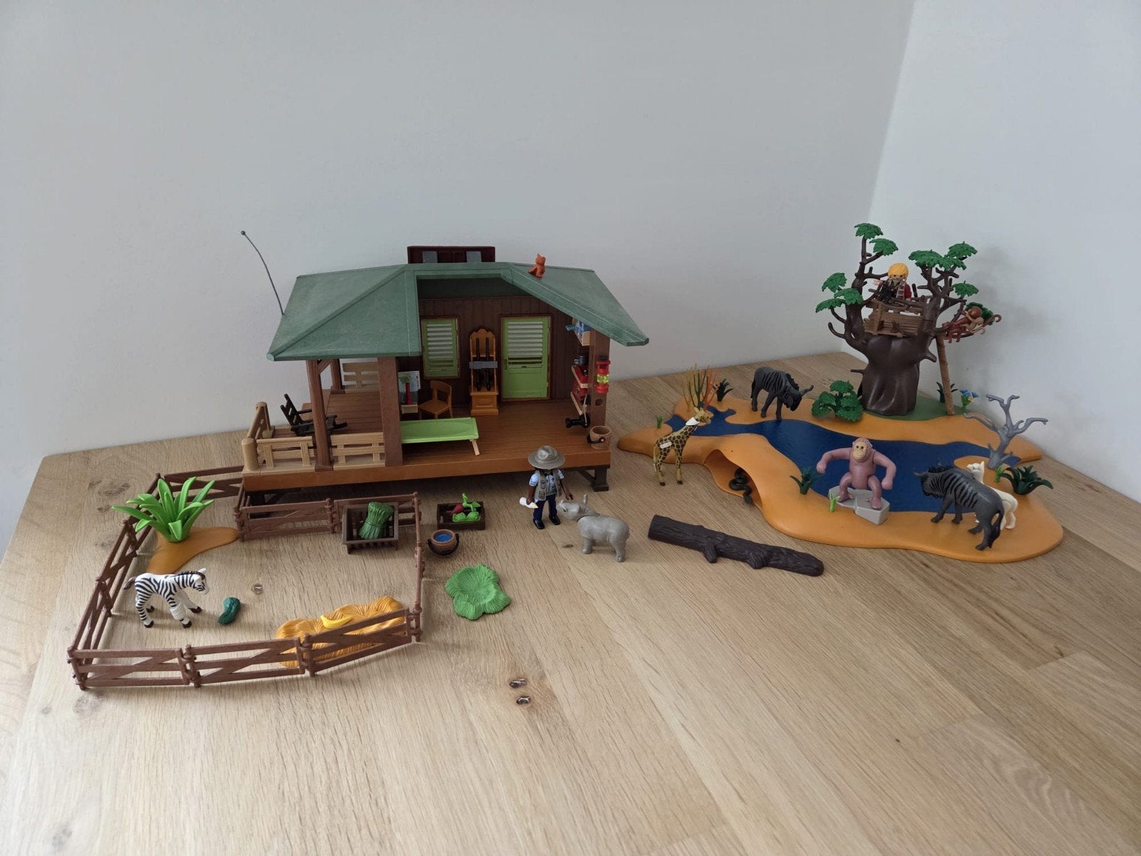 safari uitkijkpost en rangerpost voor gewonde dieren, Ophalen, Zo goed als nieuw