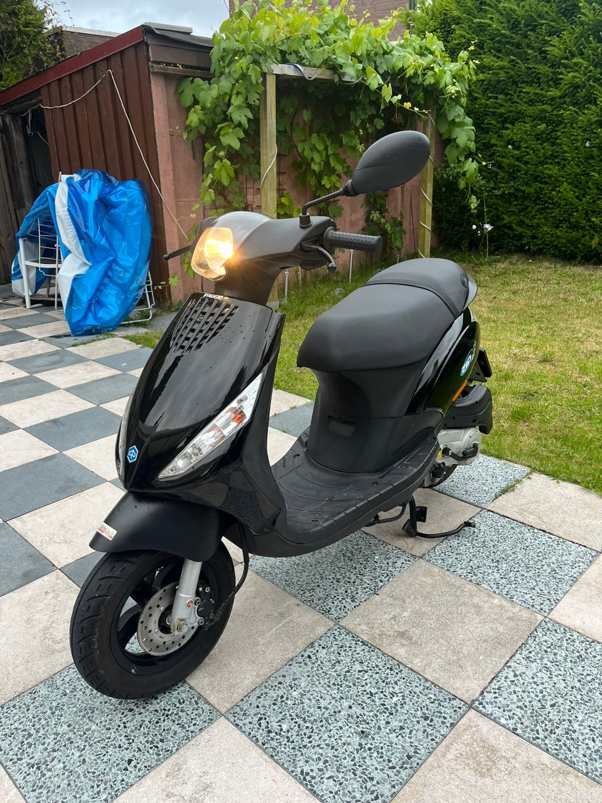 Piaggio zip 4takt 50cc 2015, Fietsen en Brommers, Scooters | Piaggio, Ophalen, Zo goed als nieuw, Benzine, Zip