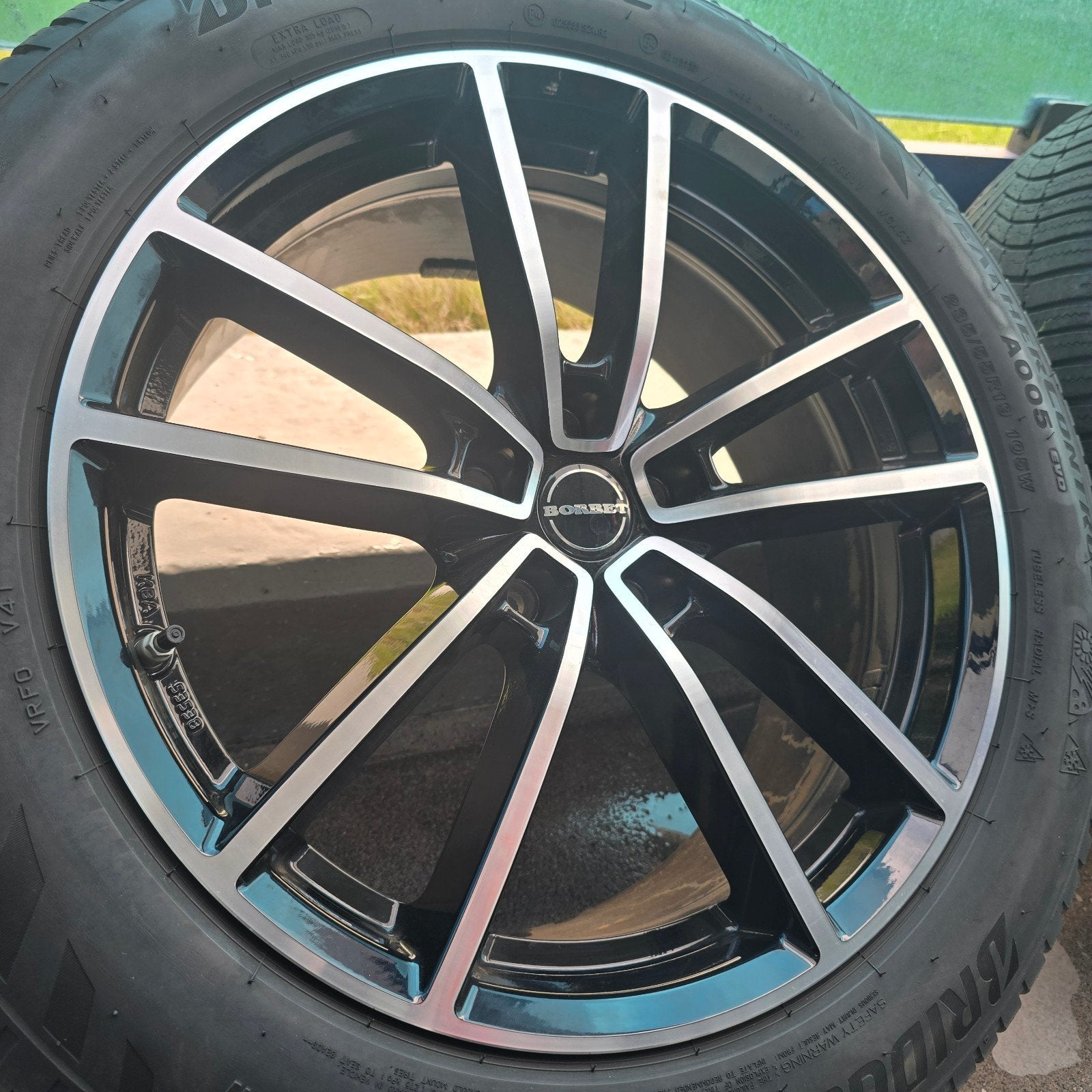 Toyota RAV4 all seasonset 235-55-19  TPMS
