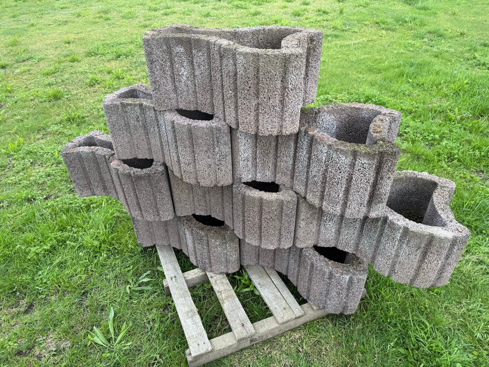 8 Stapelbare betonnen bloem- of plantbakken (38x60x25cm), Ophalen, Gebruikt, Minder dan 30 cm, Beton