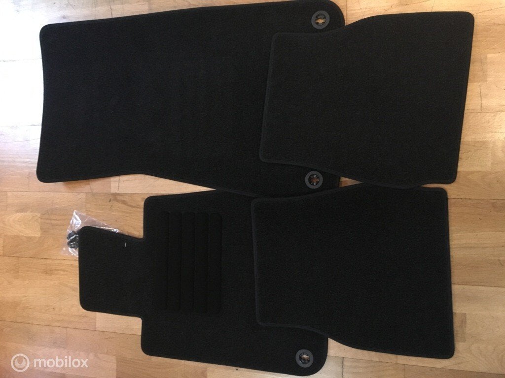 Matten set origineel zwart BMW 3-serie Cabrio E30 ('83-'93), Auto-onderdelen, Interieur en Bekleding, Nieuw, Ophalen of Verzenden