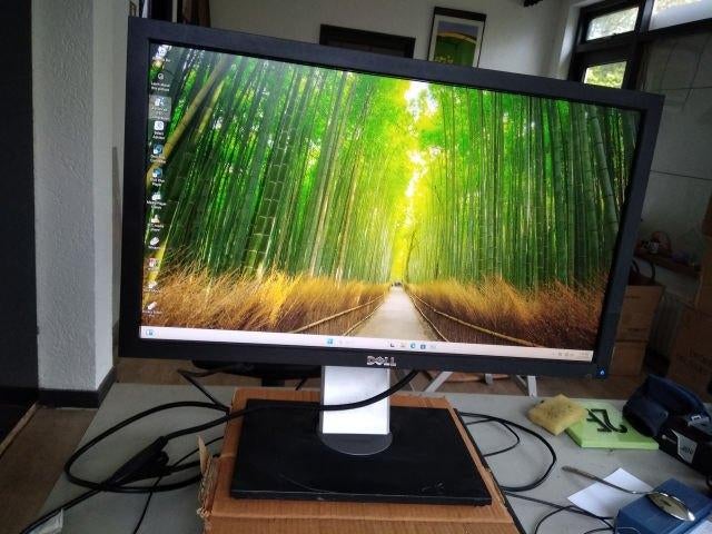 Dell P2211HT 22-inch Monitor. 4 stuks, Computers en Software, Monitoren, IPS, Refurbished, Full HD, Ophalen of Verzenden