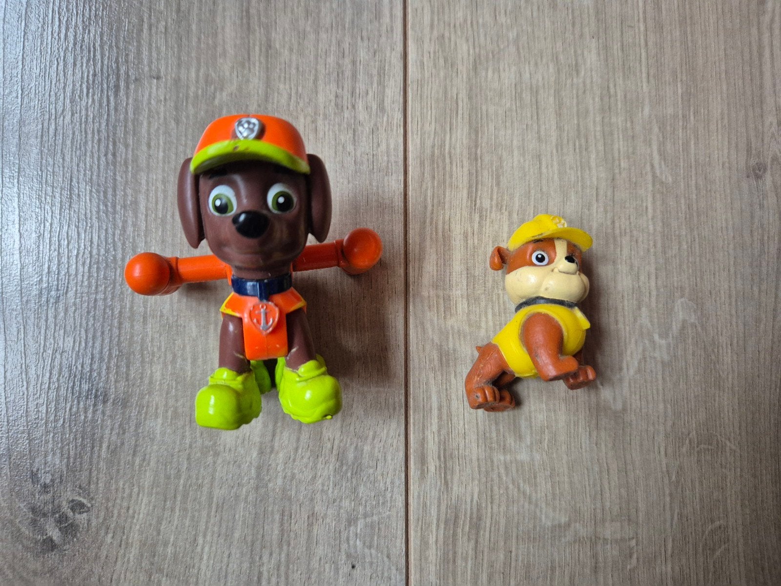 Paw Patrol speelfiguren: Zuma en Rubble, Ophalen of Verzenden, Zo goed als nieuw
