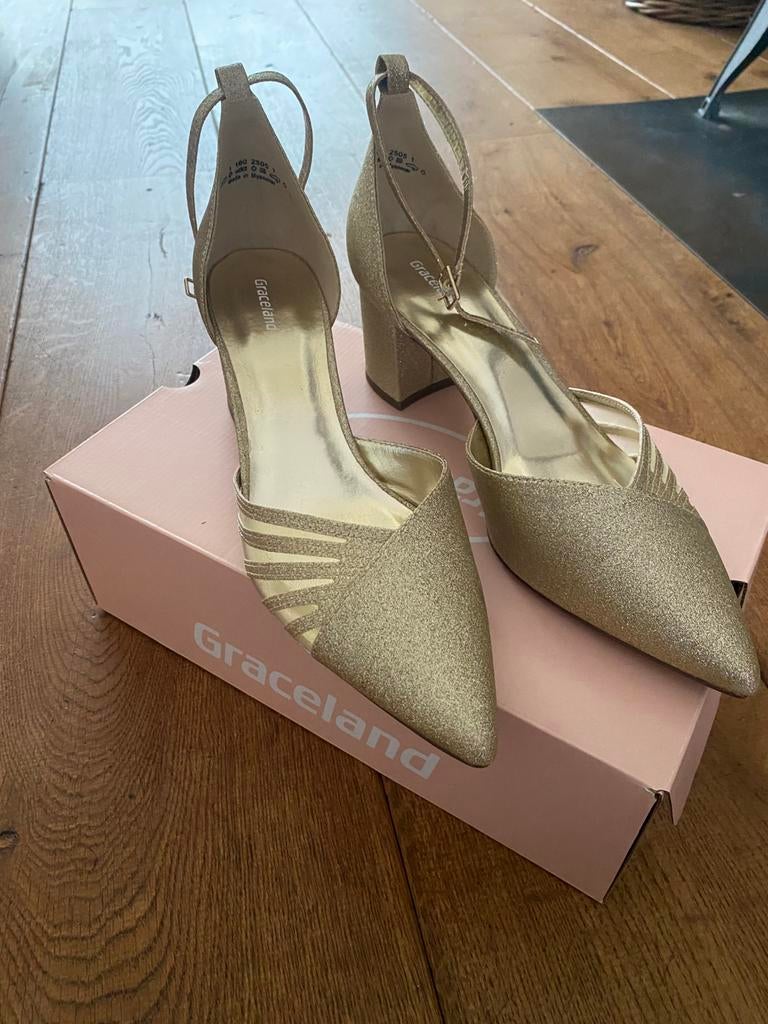 Galaschoenen mt 40 goud 1x gedragen, Ophalen of Verzenden, Zo goed als nieuw, Zwart, Accessoires
