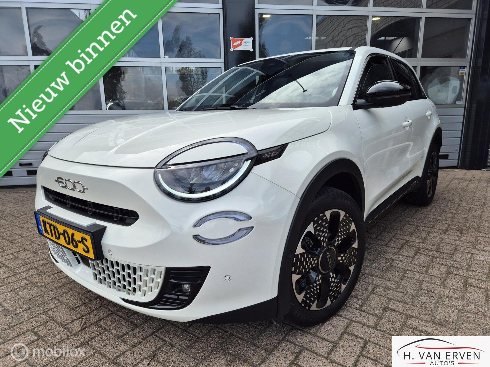 Fiat 600 1.2 Hybrid La Prima DIGITALE COCKPIT 18"'CAMERA, 101 pk, Euro 6, 1199 cc, 620 kg
