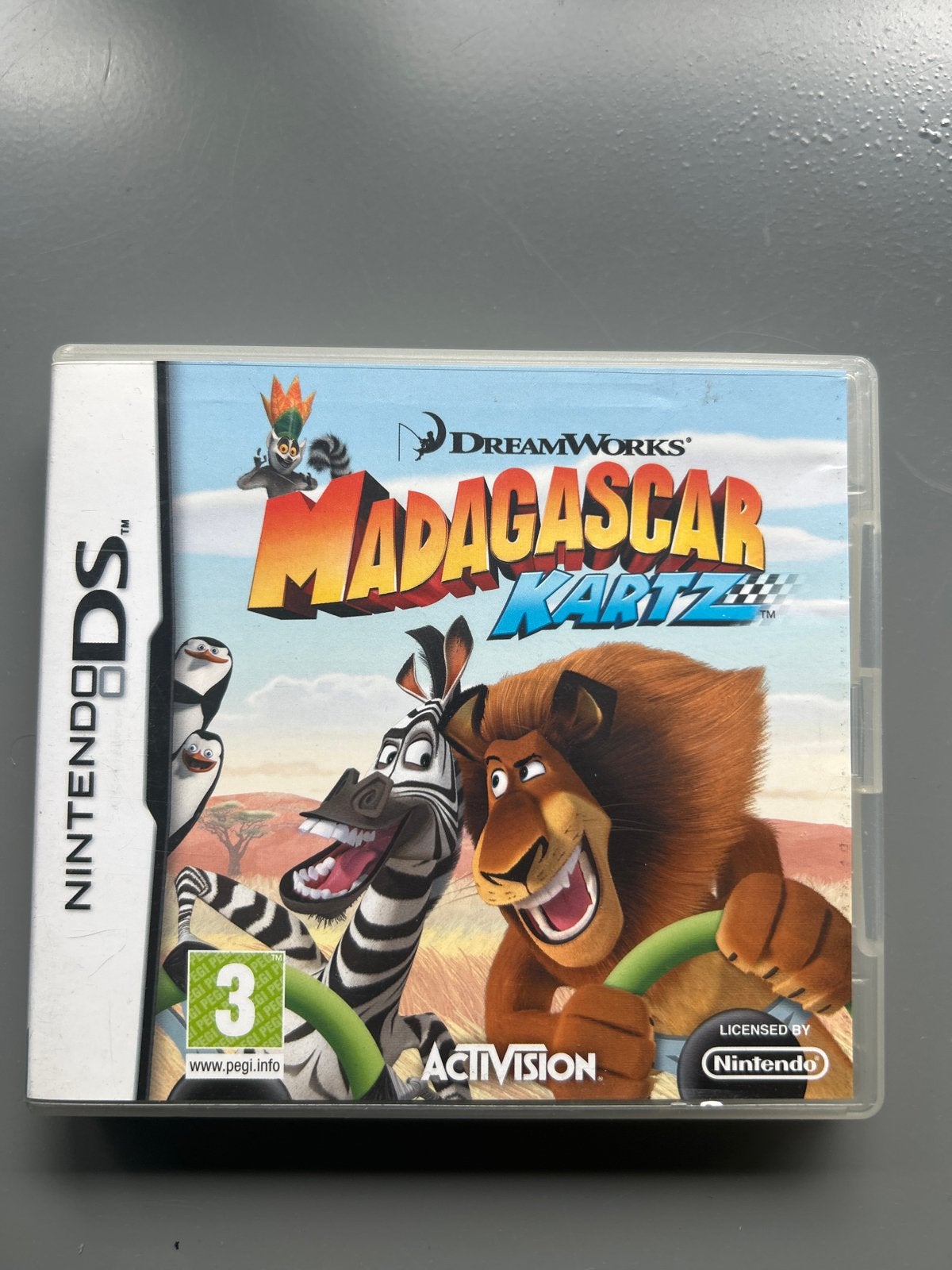 Madagascar Kartz Nintendo DS - Raceplezier voor jong en oud!, Racen en Vliegen, Ophalen of Verzenden, Zo goed als nieuw, Gekoppelde computers
