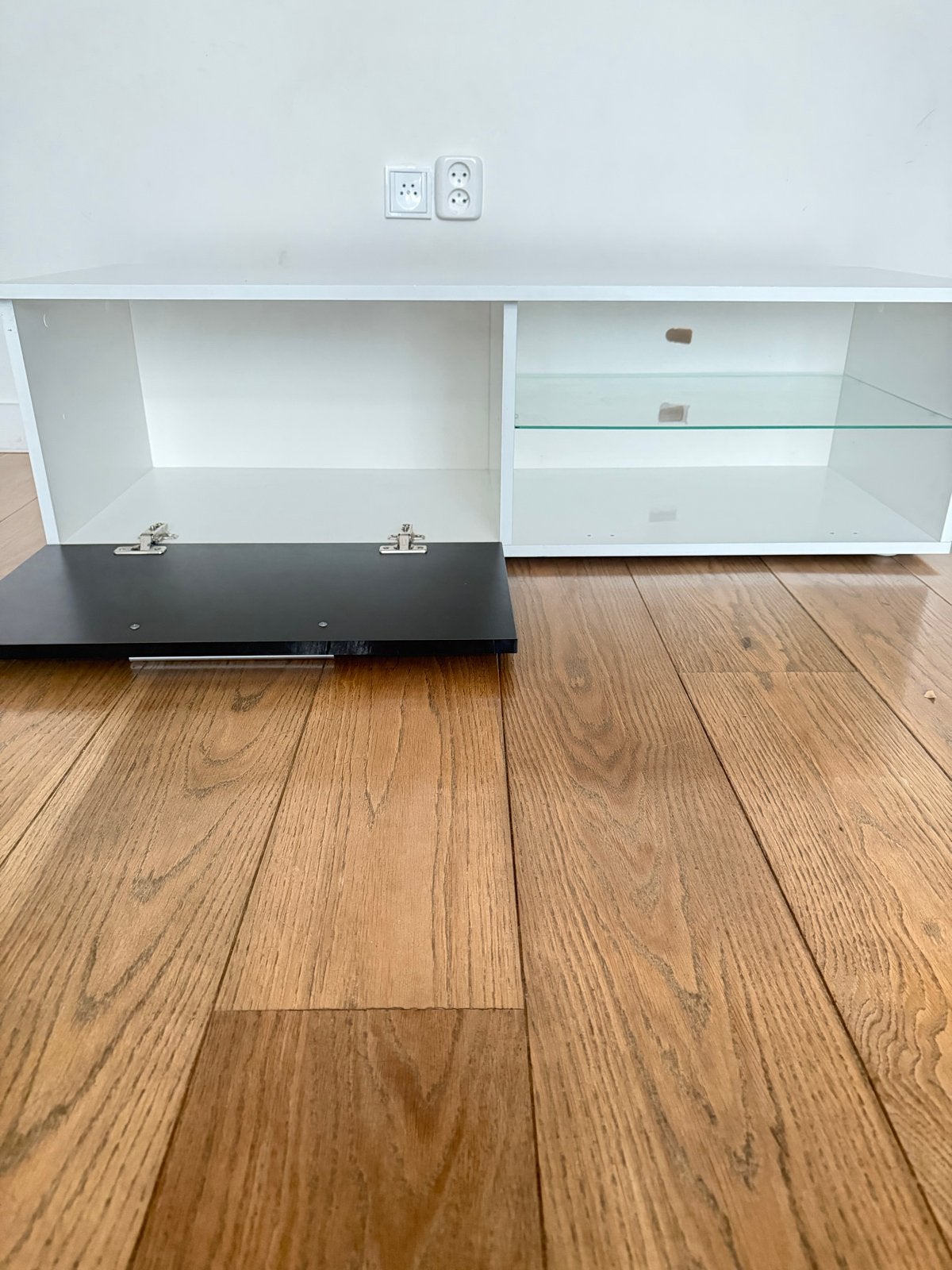 Wit tv-meubel met zwarte lade en glazen plank, Huis en Inrichting, Ophalen, Gebruikt, 100 tot 150 cm, Glas