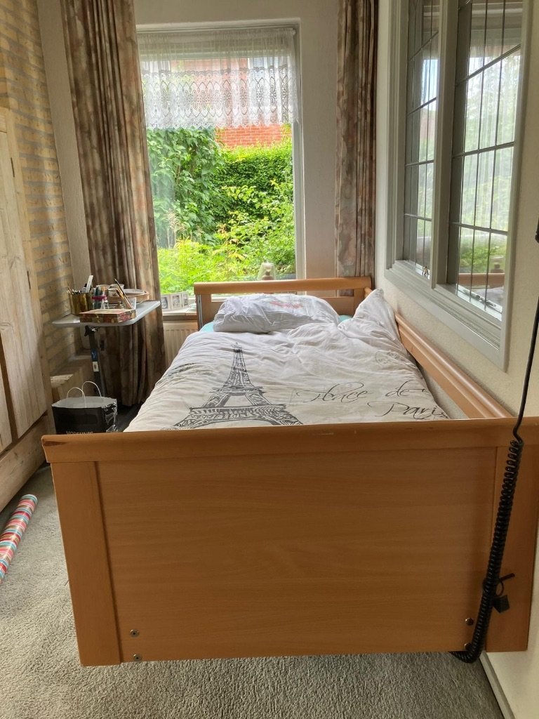 Elektrische hoog-laag bed, Ophalen of Verzenden, Gebruikt