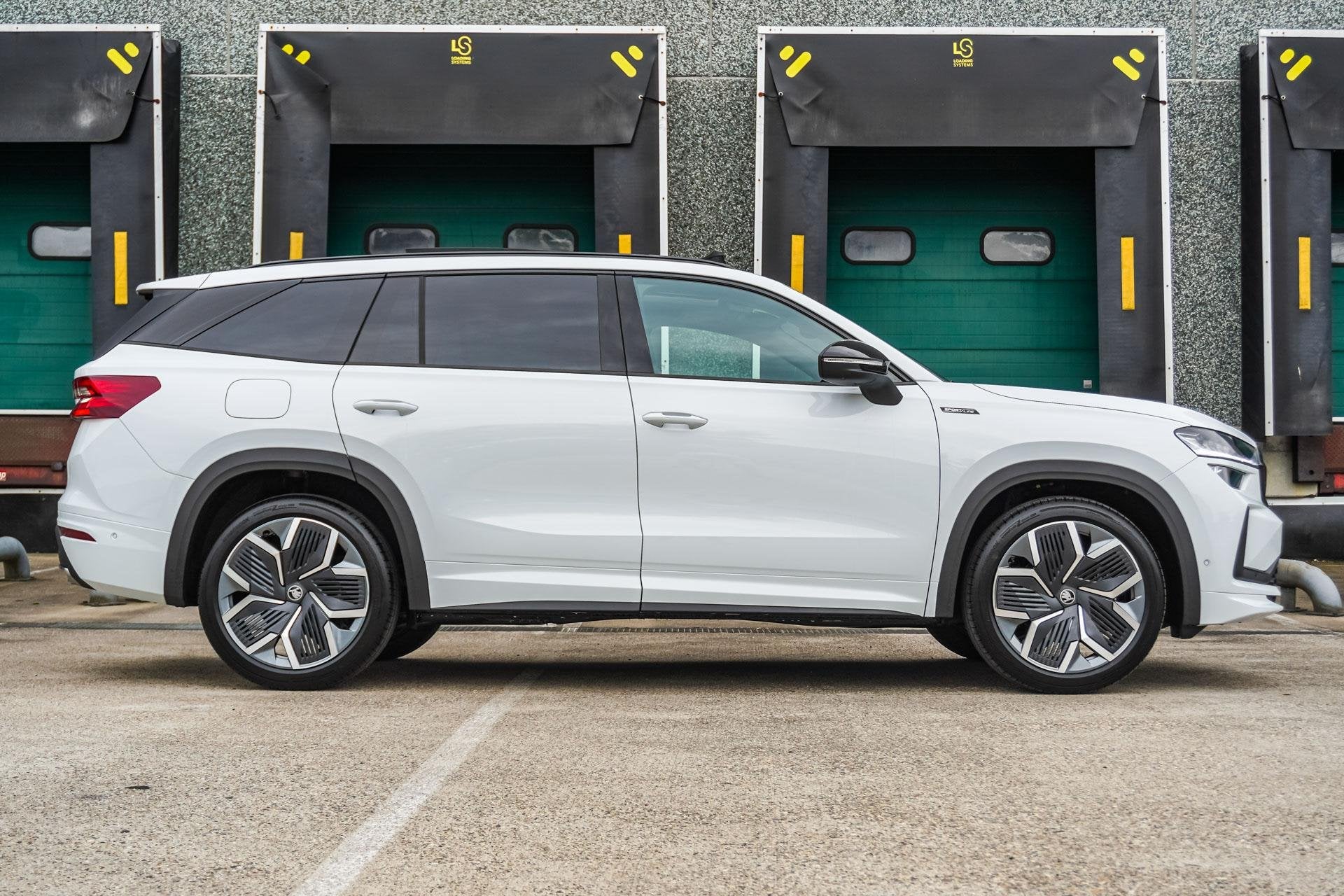 Skoda Kodiaq 1.5 TSI 204pk PHEV Sportline Business | Trekhaa, Auto's, Skoda, 12 maanden, 1498 cc, 4 cilinders, Plug-in hybride