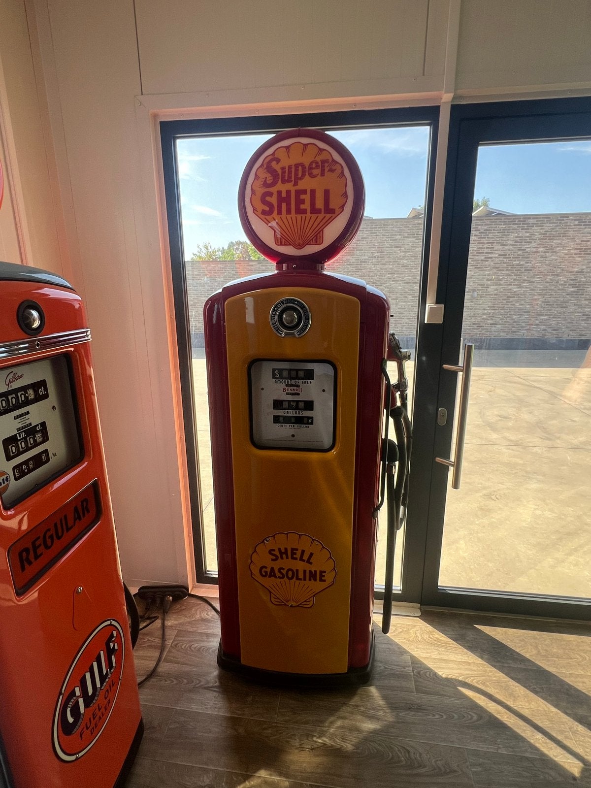 Vintage Super Shell Benzinepomp, Ophalen