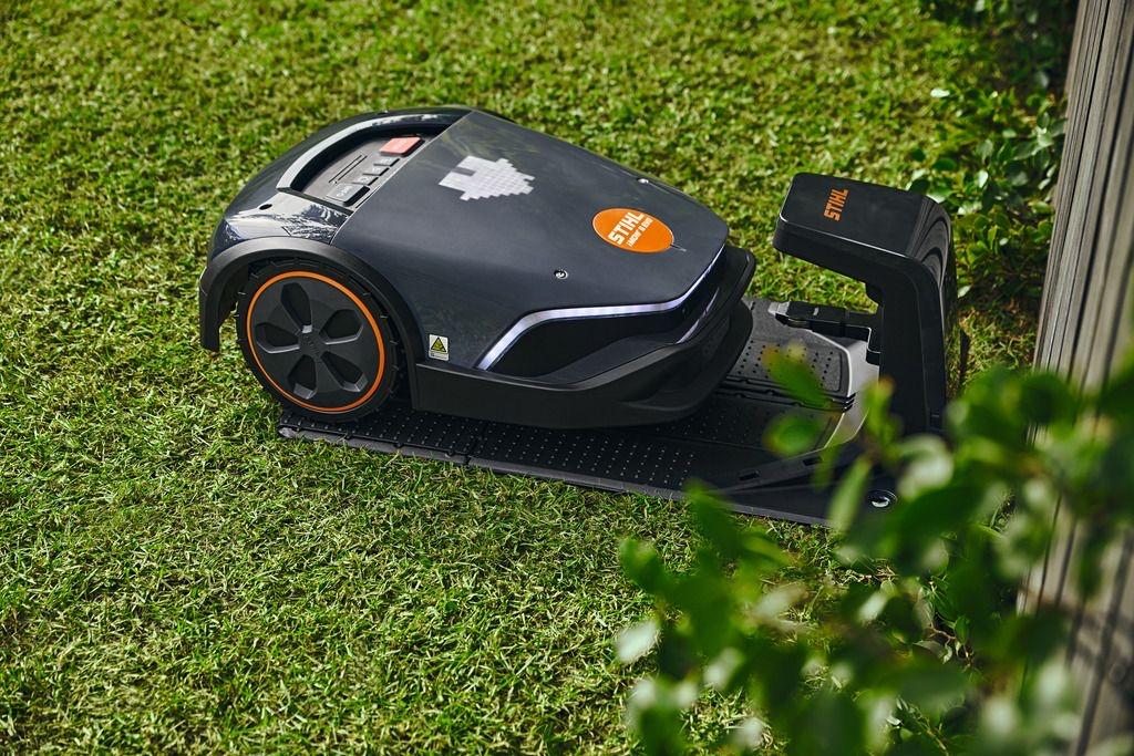 Stihl iMow Evo 6 Robotmaaier - Automatisch Maaien, Ophalen of Verzenden, Zo goed als nieuw, Meer dan 25 cm, Met regensensor