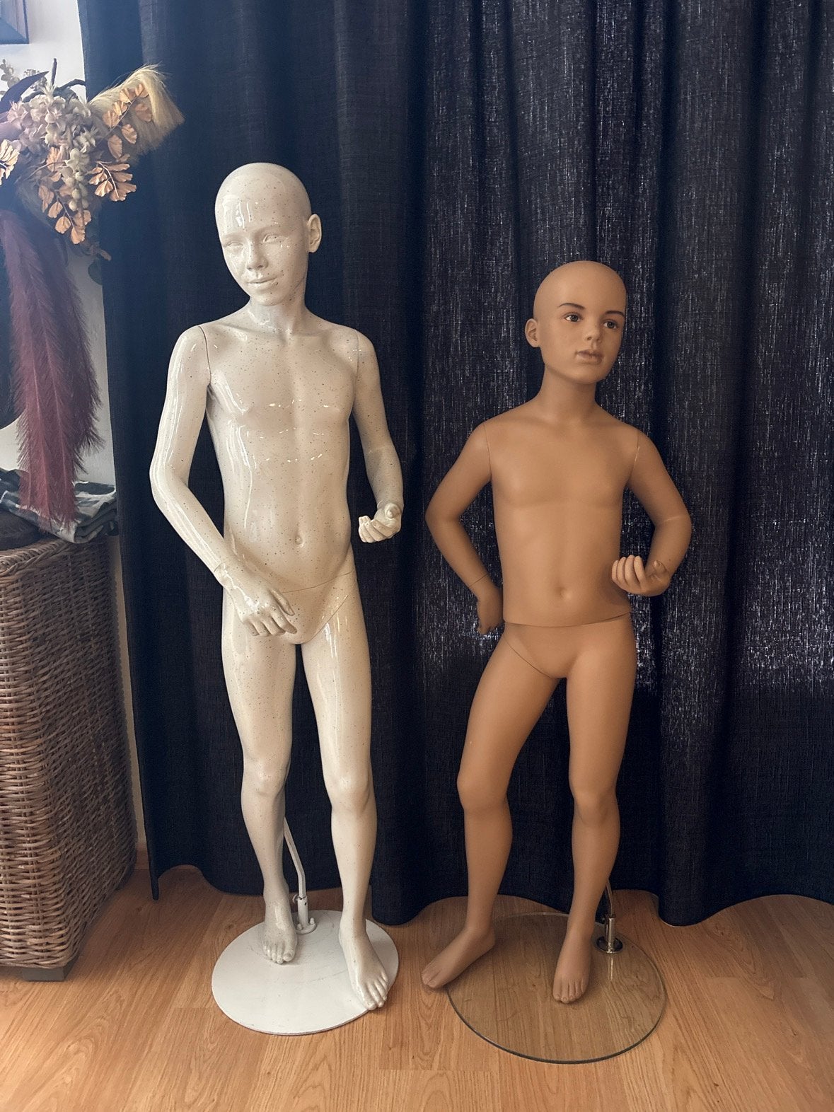 2 Kinder paspop etalagepoppen - wit hoogglans en huidskleur, Antiek en Kunst, Ophalen of Verzenden