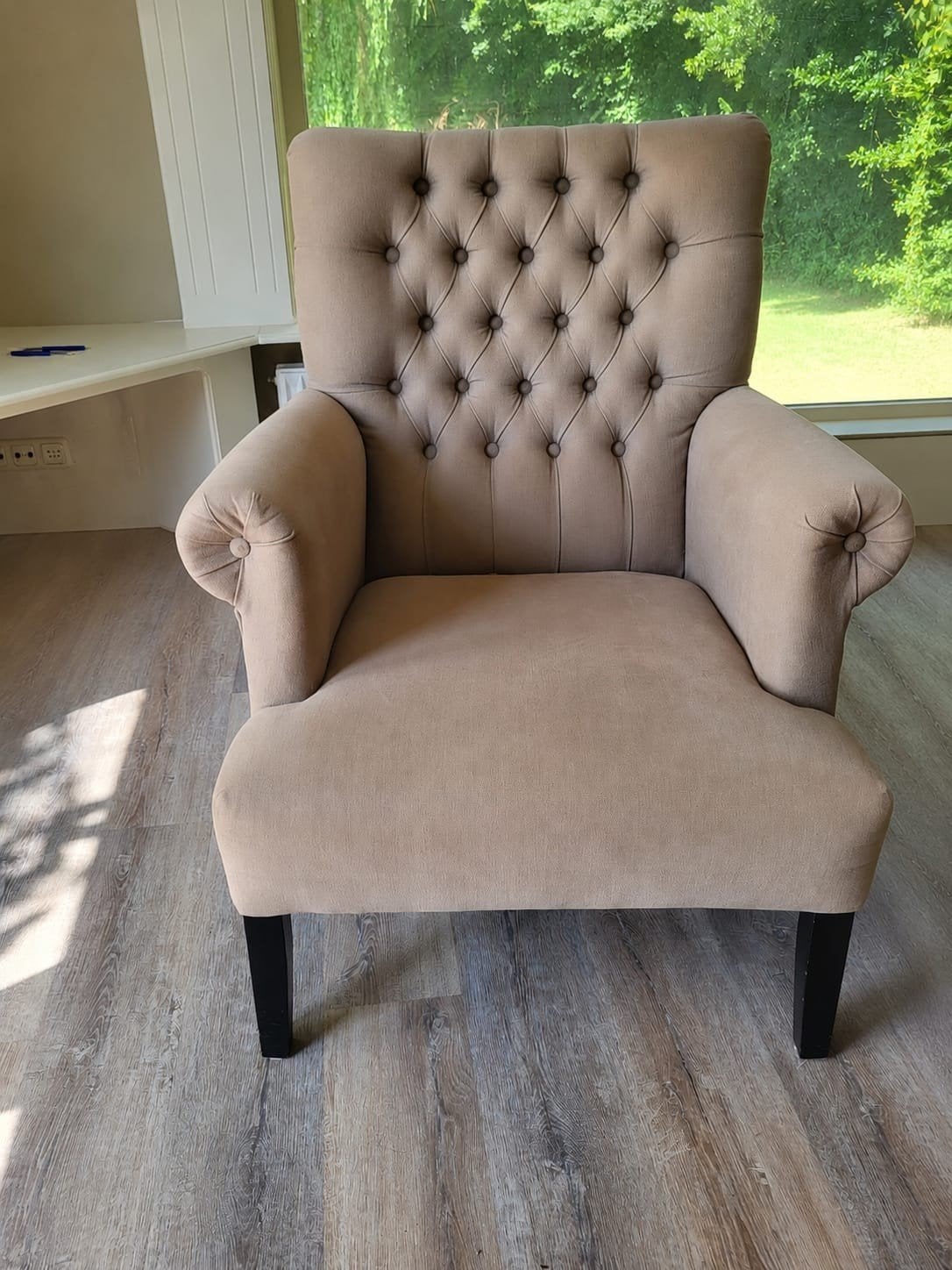 Te koop gecapitonneerde fauteuil, Ophalen, 75 tot 100 cm, 50 tot 75 cm