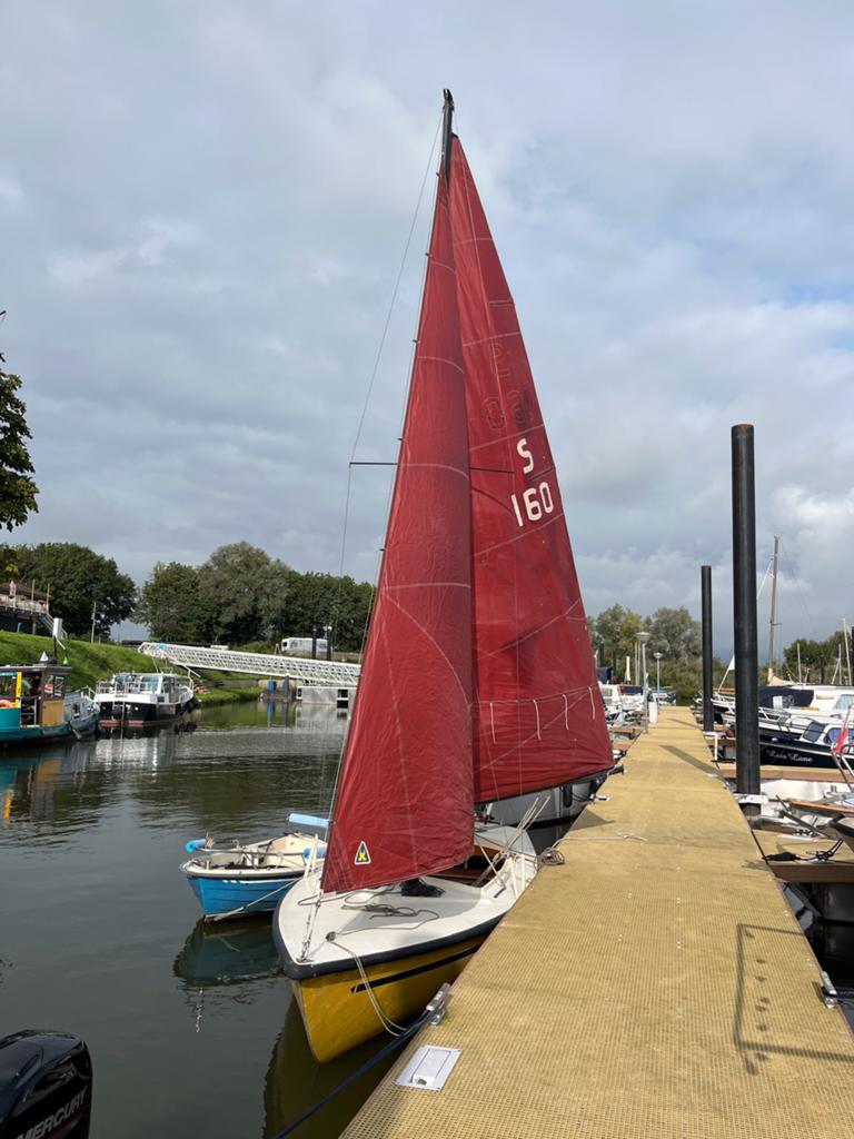 Skarl 645 open zeilboot en motor en wegtrailer, Ophalen, 6 meter of meer, Gebruikt, Minder dan 15 m²